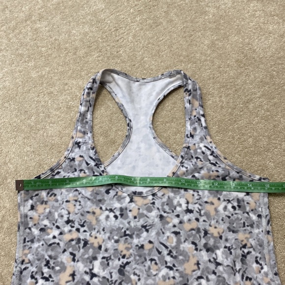 Lululemon tank top - Picture 4 of 4